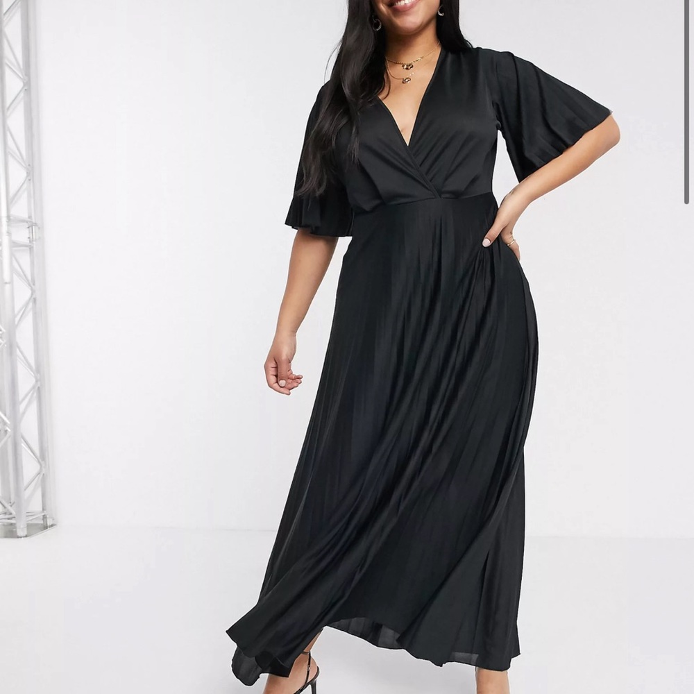 ASOS DESIGN Curve kimono pleated maxi dress